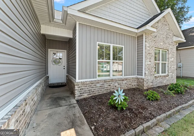 Photo 3 of Single family home for sale at 204 Dennard Dr, Perry, GA 31069 | MLS# 10827076 | Listing updated on 2026-09-13