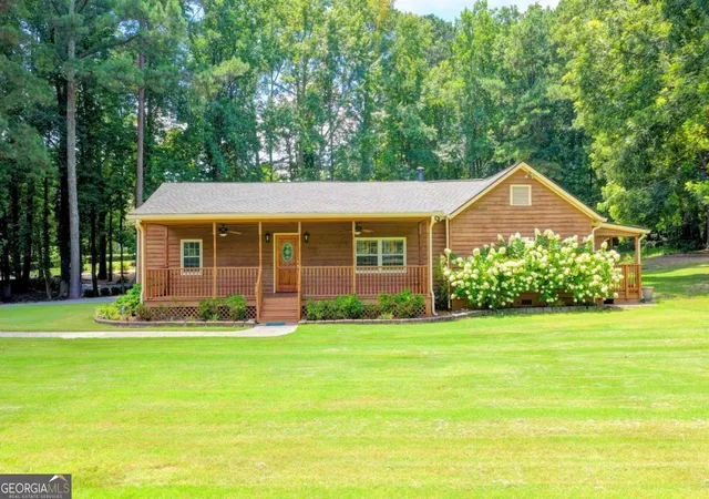 Photo 2 of Single family home for sale at 1889 Ridgedale Dr, Snellville, GA 30078 | MLS# 10810490 | Listing updated on 2026-08-27