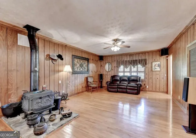 Photo 3 of Single family home for sale at 1889 Ridgedale Dr, Snellville, GA 30078 | MLS# 10810490 | Listing updated on 2026-08-27