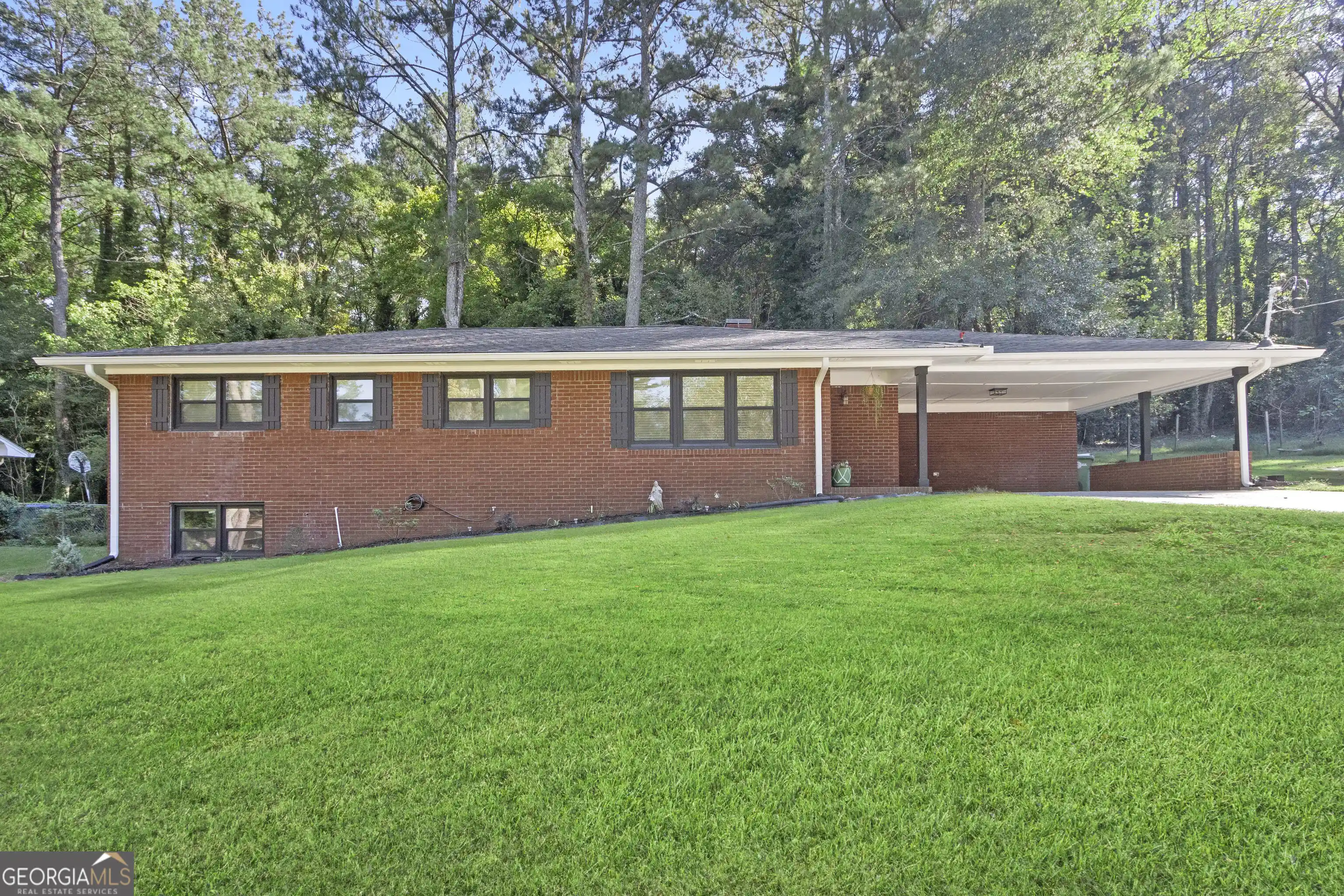 Photo 1 of Single family home for sale at 2774 Landrum Dr Sw, Atlanta, GA 30311 | MLS# 10872426 | Listing updated on 2026-10-28