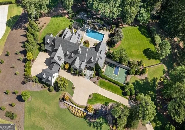 Photo 3 of Mansion for sale at 560 Lost River Bnd, Alpharetta, GA 30004 | MLS# 10667017 | Listing updated on 2026-06-23