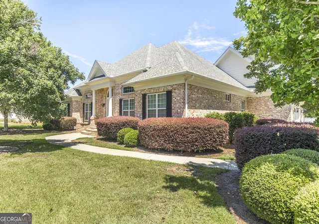 Photo 2 of Sale Pending at 213 Liberty Tr, Macon, GA 31216 | MLS# 10564778 | Listing updated on 2025-09-14