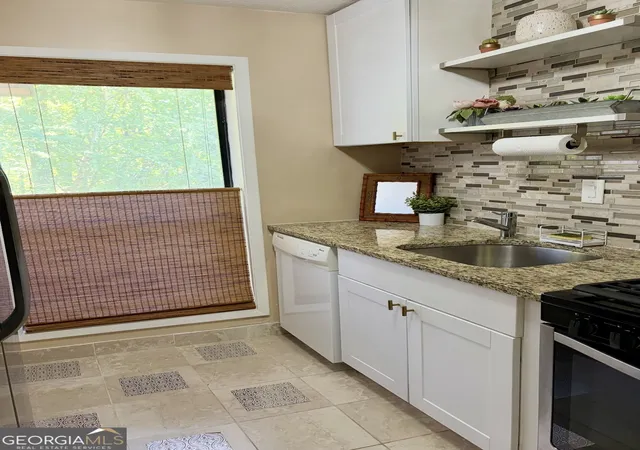 2nd image of 709 Woodcliff Drs, Sandy Springs, GA 30350 | MLS# 10726050