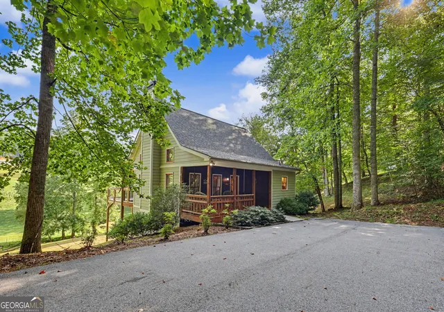 Photo 3 of Single family home for sale at 105 Evergreen Rd, Hiawassee, GA 30546 | MLS# 10836266 | Listing updated on 2026-09-22