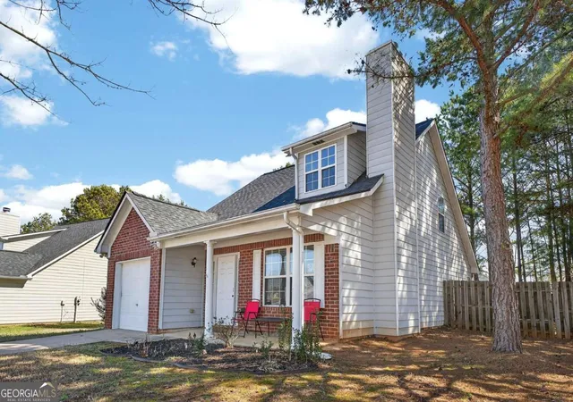 Photo 2 of Single family home for sale at 175 Grosslake Pkwy, Covington, GA 30016 | MLS# 10700583 | Listing updated on 2026-05-05