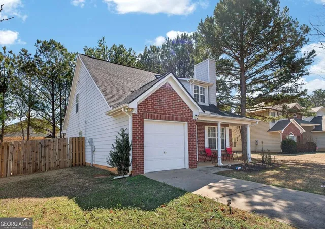 Photo 3 of Single family home for sale at 175 Grosslake Pkwy, Covington, GA 30016 | MLS# 10700583 | Listing updated on 2026-05-05