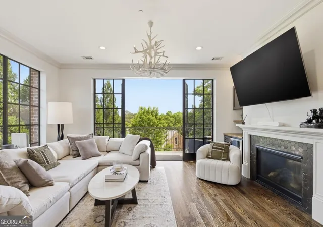 Photo 3 of Sale Pending at 220 Vickery Falls Dr #220, Roswell, GA 30075 | MLS# 10765008 | Listing updated on 2026-10-01