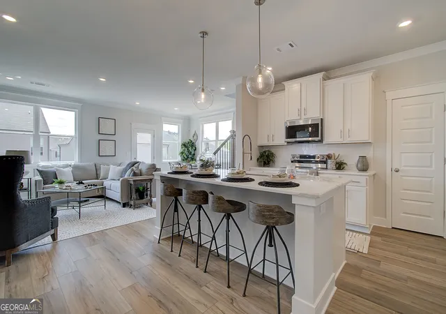 2nd image of 283 Brook Landing Cir, Auburn, GA 30011 | MLS# 10814713