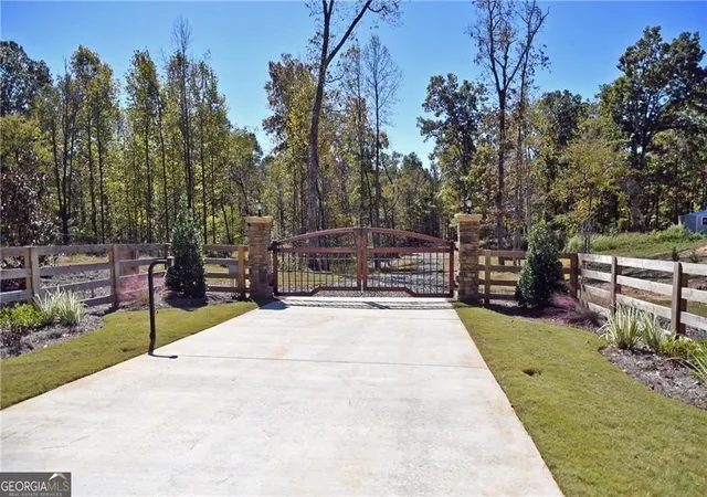 1st image of 352 Mulberry Rd, Winder, GA 30680 | MLS# 10830462