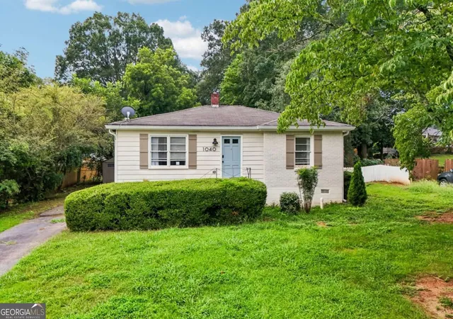Photo 1 of Sale Pending at 1040 Mclinden Ave Se, Smyrna, GA 30080 | MLS# 10826439 | Listing updated on 2026-09-11
