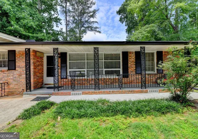 Photo 4 of Single family home for sale at 3900 Greystone Ct W, Stone Mountain, GA 30083 | MLS# 10801693 | Listing updated on 2026-07-22