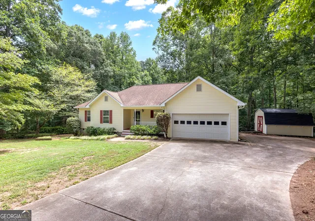2nd image of 112 Ashwood Tr, Hampton, GA 30228 | MLS# 10826431