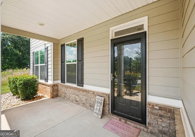 Photo 3 of Single family home for sale at 8084 Louis Dr, Locust Grove, GA 30248 | MLS# 10784921 | Listing updated on 2026-09-28