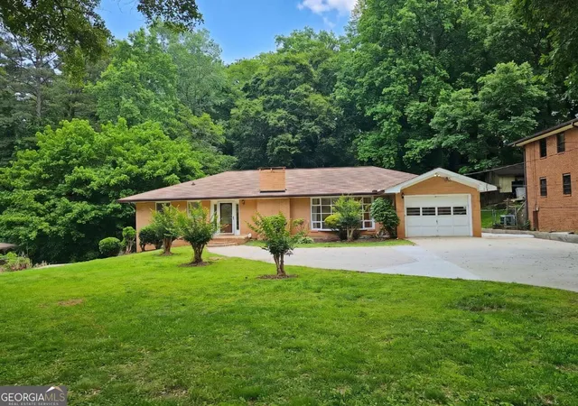 2nd image of 257 Chalmers Dr Nw, Atlanta, GA 30318 | MLS# 10777826