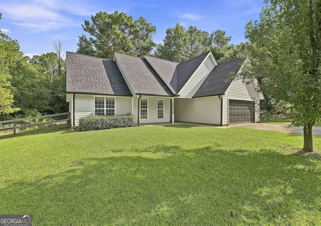 3rd image of 677 Al Roberts Rd, Senoia, GA 30276 | MLS# 10831683