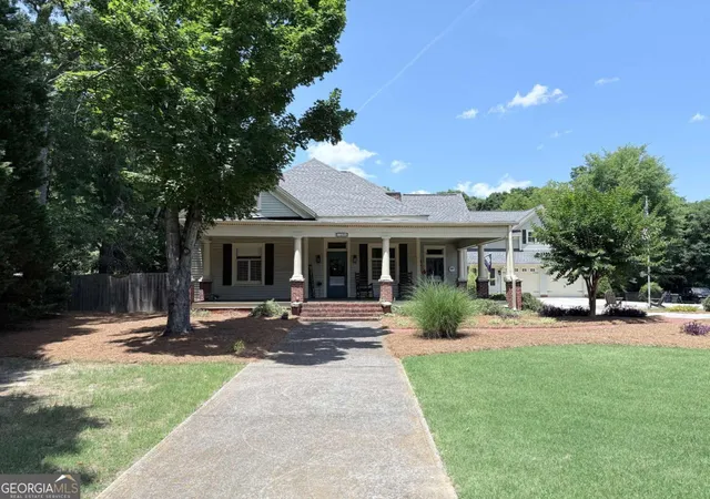 Photo 2 of Single family home for sale at 1049 N Main St Nw, Conyers, GA 30012 | MLS# 10785511 | Listing updated on 2026-06-27