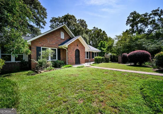 Photo 3 of Single family home for sale at 280 Holman Ave, Athens, GA 30606 | MLS# 10826348 | Listing updated on 2026-10-02