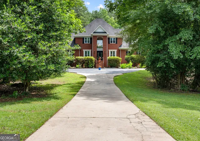 Photo 1 of Single family home for sale at 230 Camelot Dr, Fayetteville, GA 30214 | MLS# 10787550 | Listing updated on 2026-08-31