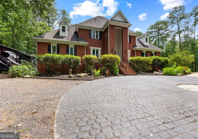 Photo 2 of Single family home for sale at 230 Camelot Dr, Fayetteville, GA 30214 | MLS# 10787550 | Listing updated on 2026-08-31