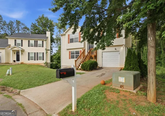 Photo 2 of Single family home for sale at 5855 Crescent Ridge Ct, Lithonia, GA 30058 | MLS# 10772217 | Listing updated on 2026-09-23