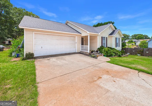 Homes for sale in Bonaire, GA | 206 Eric Dr, Bonaire, GA 31005 | MLS# 10798961
