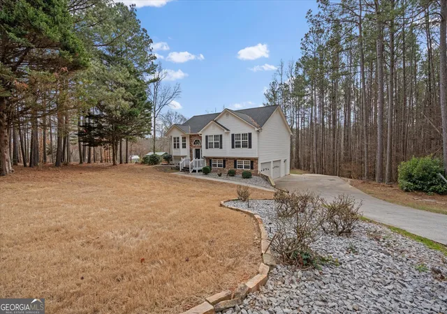Photo 3 of Sale Pending at 401 Tapley Rd, Villa Rica, GA 30180 | MLS# 10678112 | Listing updated on 2026-02-13