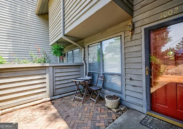 Photo 3 of Townhouse for sale at 1002 Creatwood Cir Se, Smyrna, GA 30080 | MLS# 10716428 | Listing updated on 2026-07-05