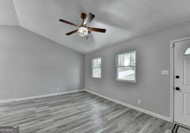 3rd image of 1018 Wayne Dr, Snellville, GA 30078 | MLS# 10828459