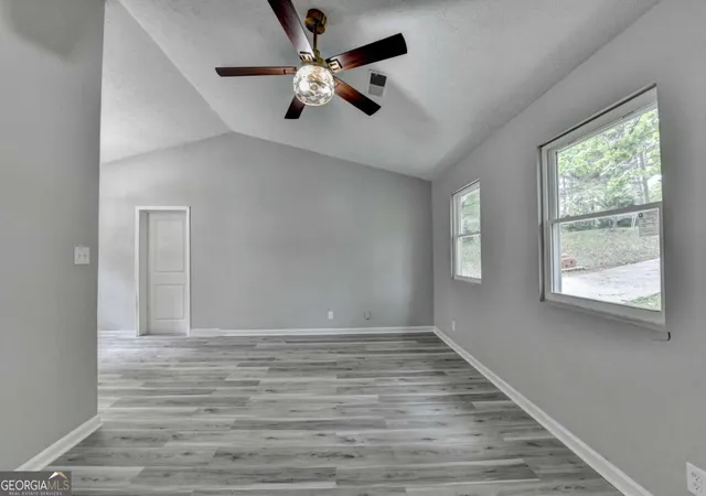 4th image of 1018 Wayne Dr, Snellville, GA 30078 | MLS# 10828459