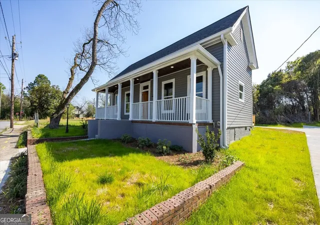 Photo 2 of Single family home for sale at 836 Plant St, Macon, GA 31201 | MLS# 10721249 | Listing updated on 2026-04-13