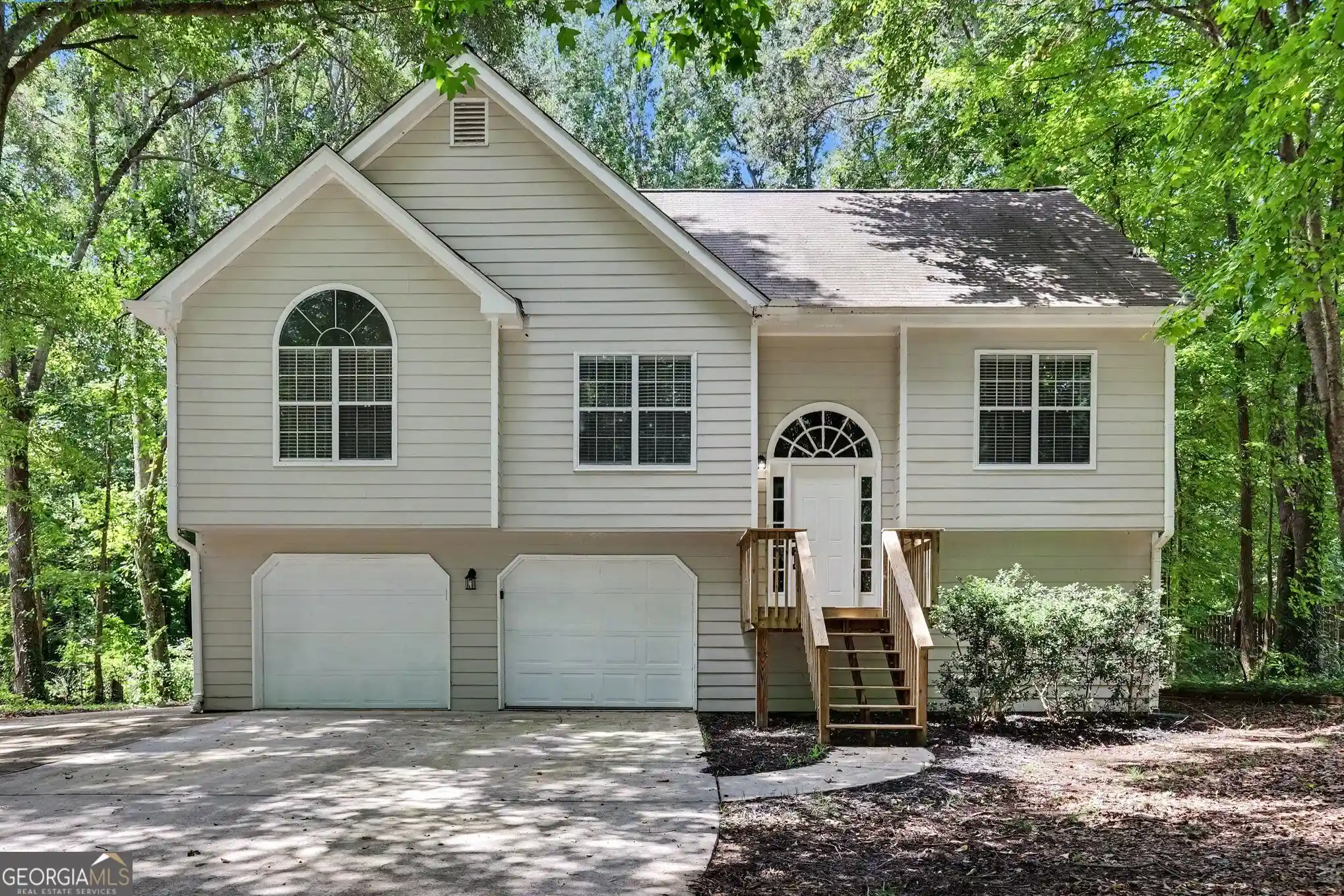 Photo 1 of Single family home for sale at 5920 Rolling Oaks Dr, Cumming, GA 30040 | MLS# 10831705 | Listing updated on 2026-10-11