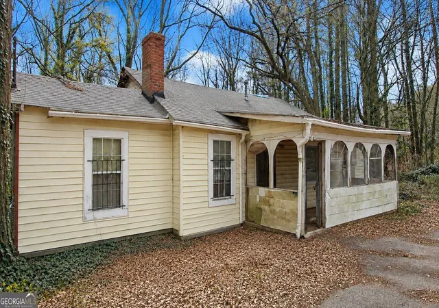 Photo 3 of Single family home for sale at 731 Bolton Rd NW, Atlanta, GA 30331 | MLS# 10696670 | Listing updated on 2026-09-02