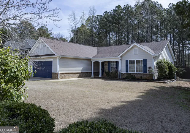 Photo 2 of Single family home for sale at 305 Bradford Ct, Auburn, GA 30011 | MLS# 10817648 | Listing updated on 2026-09-14