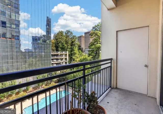 Listing Photo 1 - Condo for sale in building located at 3445 Stratford Rd Ne, Atlanta, GA 30326 - Unit #606