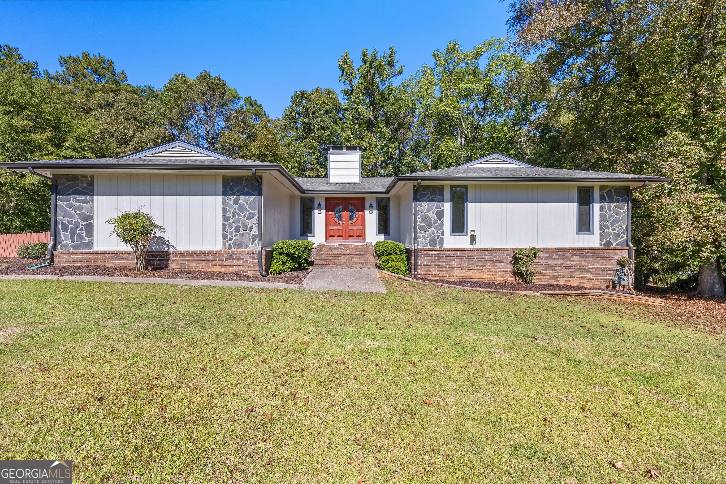 Photo 1 of Single family home for sale at 210 Gantt Ln, Fayetteville, GA 30215 | MLS# 10877708 | Listing updated on 2026-10-24