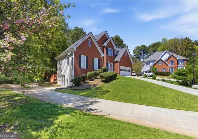 Photo 3 of Single family home for sale at 2255 Pinehaven Ct Sw, Grayson, GA 30017 | MLS# 10835853 | Listing updated on 2026-09-12