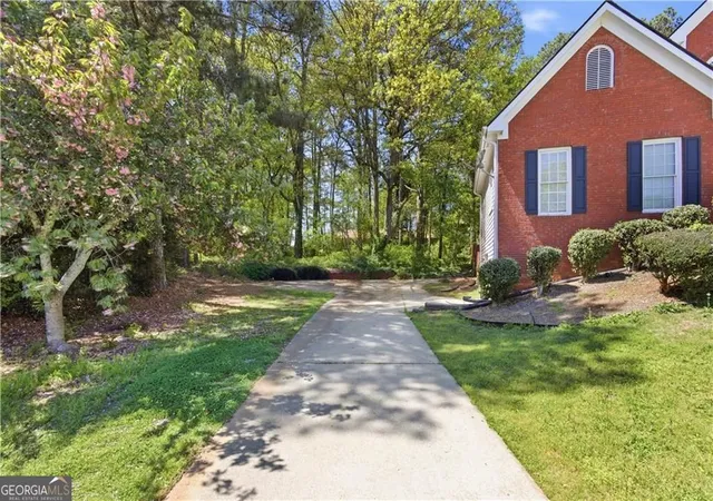 Photo 3 of Single family home for sale at 2255 Pinehaven Ct Sw, Grayson, GA 30017 | MLS# 10835853 | Listing updated on 2026-09-12