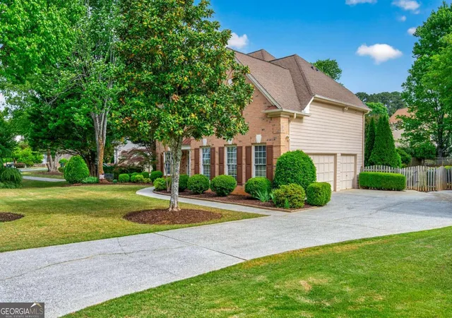 Photo 3 of Single family home for sale at 920 Whitetail Ct, Alpharetta, GA 30005 | MLS# 10774495 | Listing updated on 2026-08-31