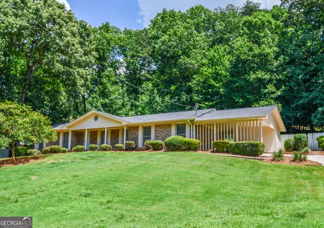 1st image of 1512 Robinhood Trl, Gainesville, GA 30501 | MLS# 10786303