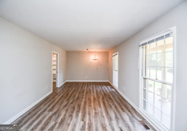 4th image of 1512 Robinhood Trl, Gainesville, GA 30501 | MLS# 10786303