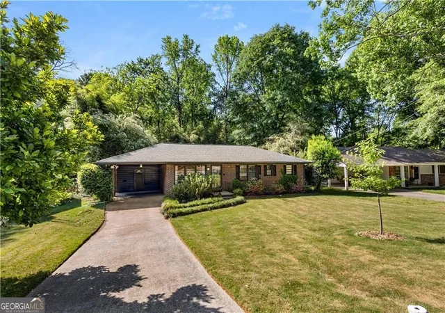 2nd image of 2859 Concord Dr, Decatur, GA 30033 | MLS# 10741963