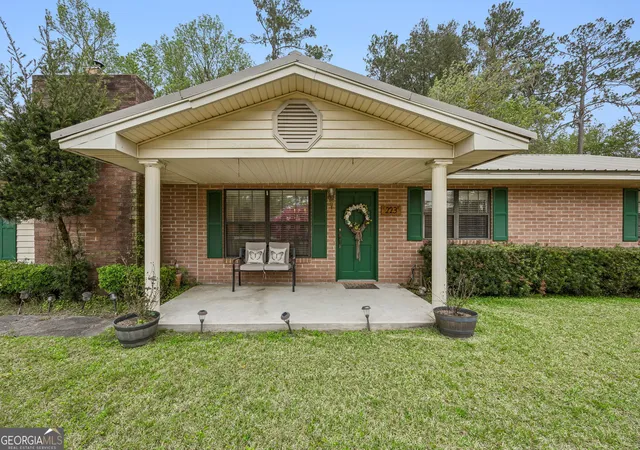 image of 223 S Sheffield St, Kingsland, GA 31548 | MLS# 10719249