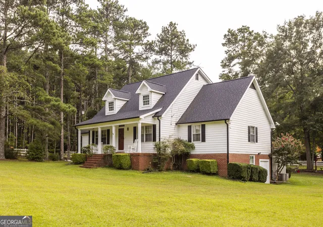 3rd image of 3260 N Sharon Church Rd, Loganville, GA 30052 | MLS# 10826367