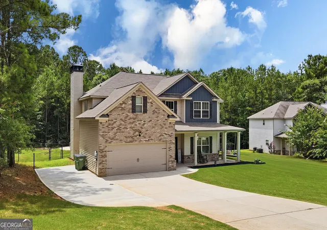 Photo 2 of Single family home for sale at 129 Waterford Dr, Jackson, GA 30233 | MLS# 10812181 | Listing updated on 2026-09-18