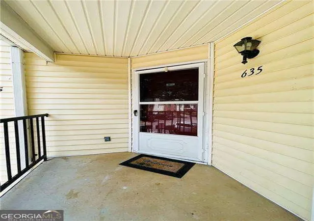 2nd image of 635 Windchase Ln, Stone Mountain, GA 30083 | MLS# 10776512