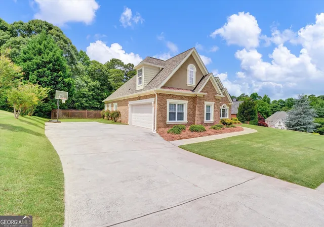 Photo 3 of Sale Pending at 5813 Coles Ct, Buford, GA 30518 | MLS# 10781924 | Listing updated on 2026-09-26
