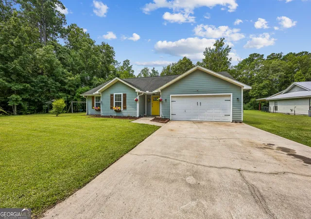 image of 189 Deerfield Cir, Kingsland, GA 31548 | MLS# 10818944