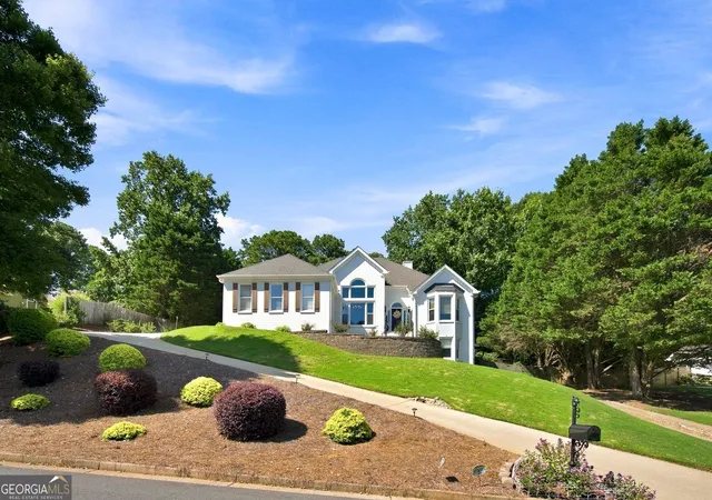 Photo 3 of Single family home for sale at 2920 Hearthstone Dr, Cumming, GA 30041 | MLS# 10833114 | Listing updated on 2026-09-11