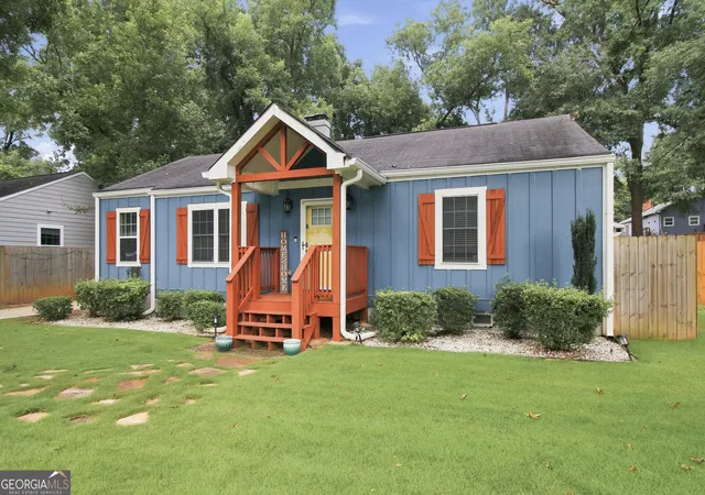 Photo 2 of Single family home for sale at 1146 Edgefield Dr Sw, Atlanta, GA 30310 | MLS# 10826232 | Listing updated on 2026-09-13