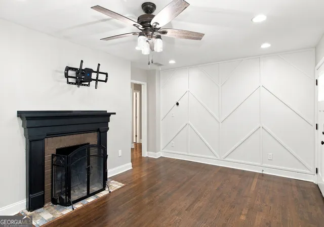Photo 3 of Single family home for sale at 1146 Edgefield Dr Sw, Atlanta, GA 30310 | MLS# 10826232 | Listing updated on 2026-09-13